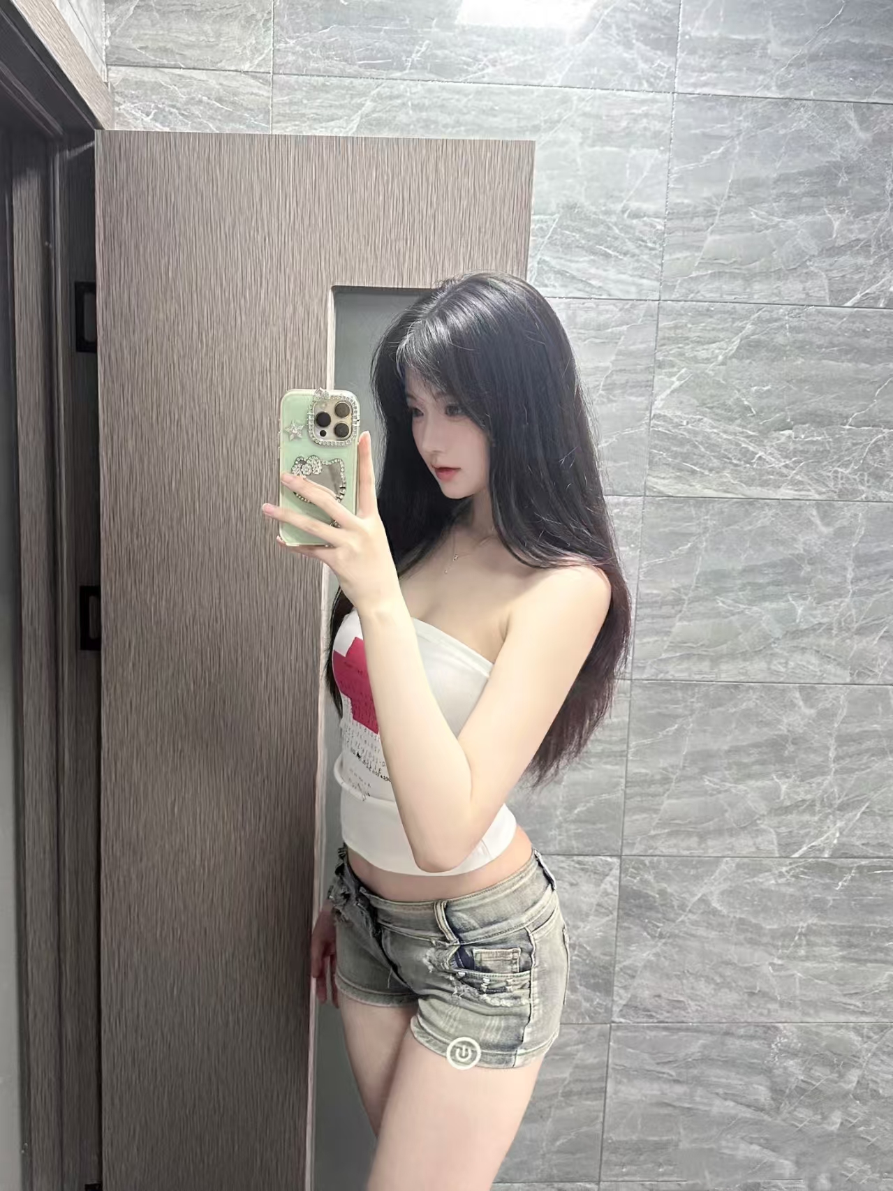 胡志明全套楼凤,胡志明楼凤小姐